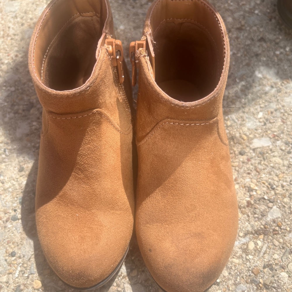 Cat & Jack Brown Toddler Boots size 8